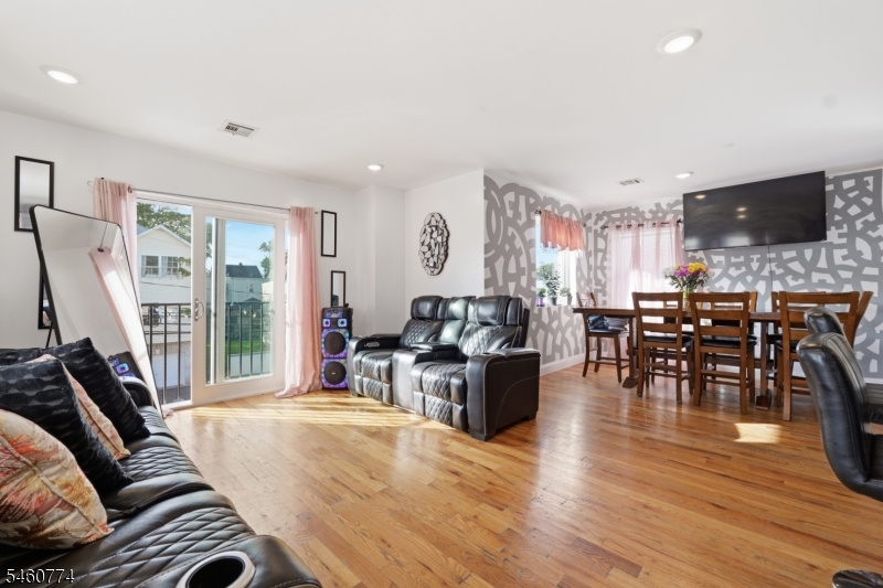 28 Hanford Street Newark NJ 07114