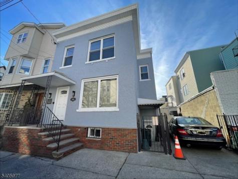 332 Lafayette Street Newark NJ 07105