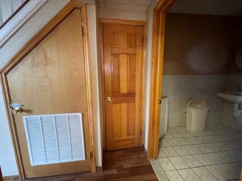 332 Lafayette Street Newark NJ 07105