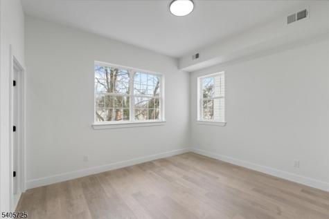 360 21ST Street Irvington NJ 07111