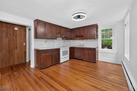 30 Hoffmans Crossing R Lebanon NJ 07830