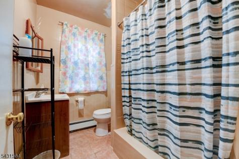 147 4TH Avenue East Orange NJ 07017