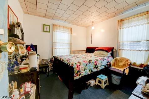 147 4TH Avenue East Orange NJ 07017