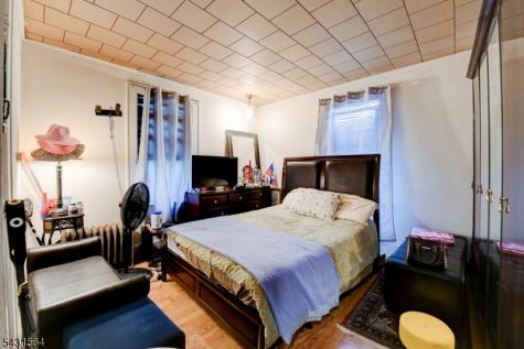 147 4TH Avenue East Orange NJ 07017