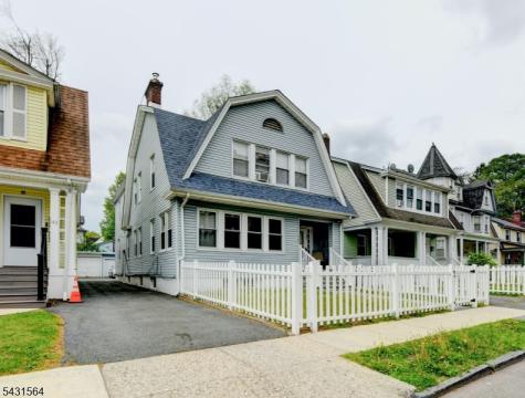 147 4TH Avenue East Orange NJ 07017