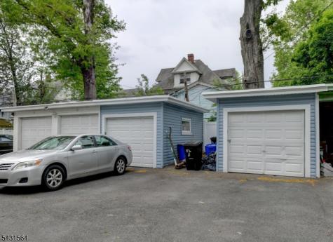 147 4TH Avenue East Orange NJ 07017
