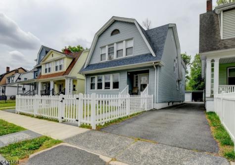 147 4TH Avenue East Orange NJ 07017