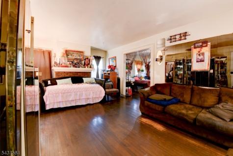 147 4TH Avenue East Orange NJ 07017