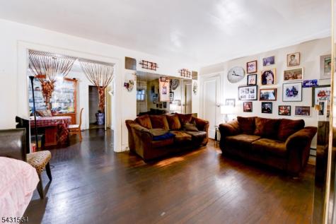 147 4TH Avenue East Orange NJ 07017