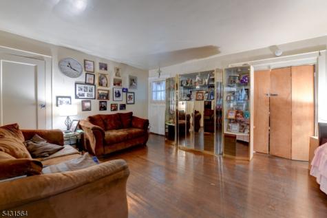 147 4TH Avenue East Orange NJ 07017