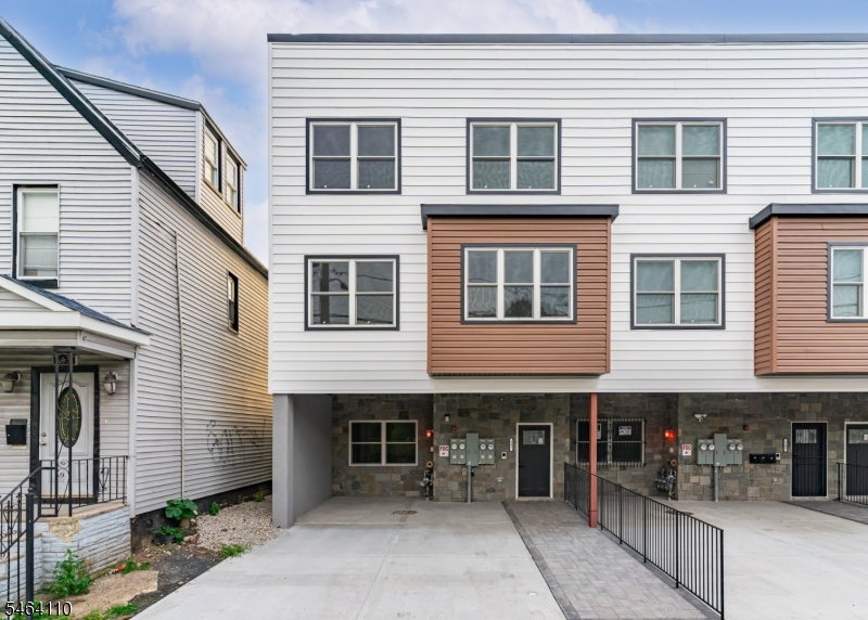 643 S 10th Street Newark NJ 07108