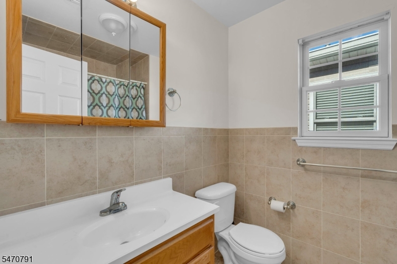 611 Hunterdon Street Newark NJ 07108