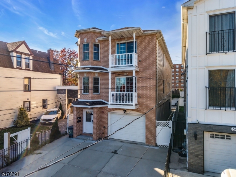 611 Hunterdon Street Newark NJ 07108