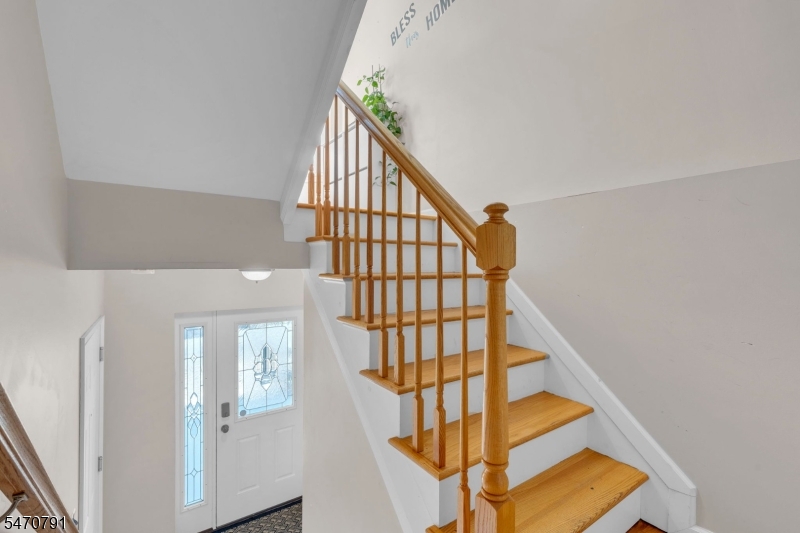 611 Hunterdon Street Newark NJ 07108