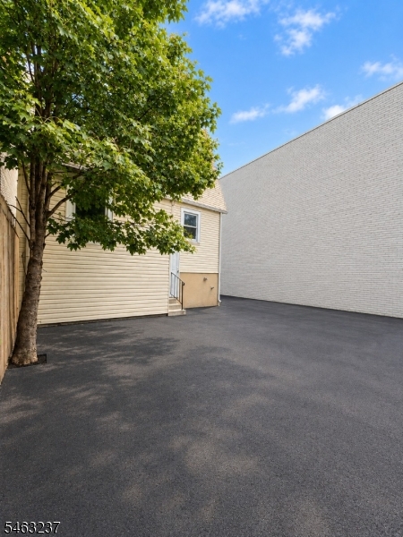 146 Leslie Street Newark NJ 07112