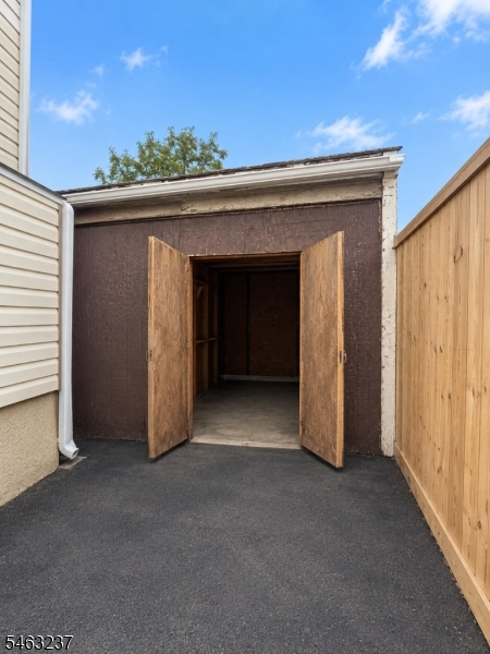146 Leslie Street Newark NJ 07112