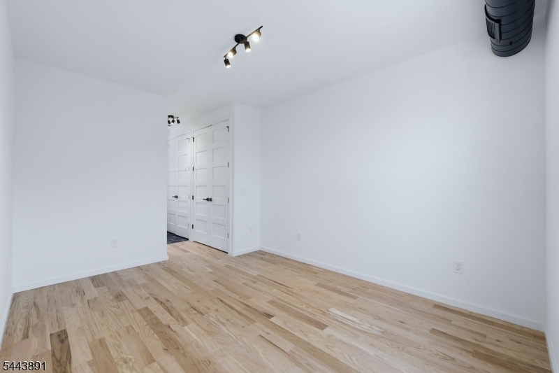 199 N Park Street East Orange NJ 07017