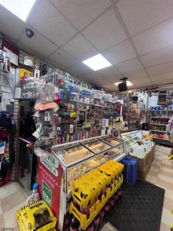 363 10TH Avenue Paterson NJ 07514