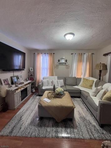 363 10TH Avenue Paterson NJ 07514