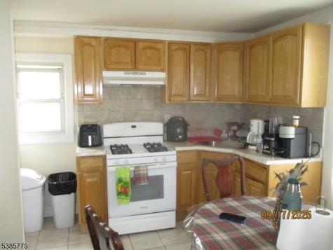 7 Kossuth Street Newark NJ 07105