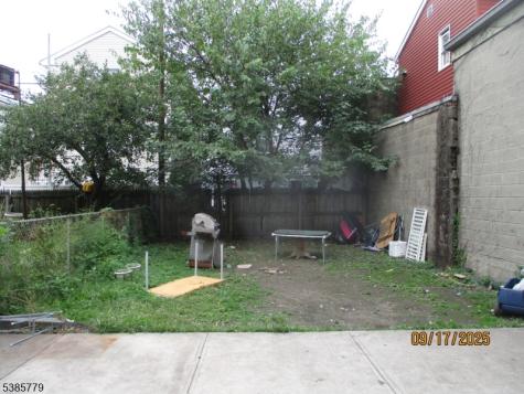 7 Kossuth Street Newark NJ 07105