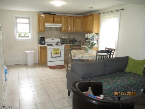 7 Kossuth Street Newark NJ 07105
