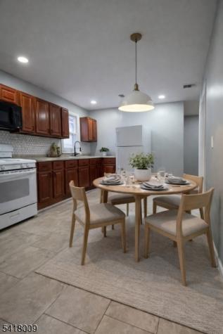 633 Thomas Boulevard East Orange NJ 07017