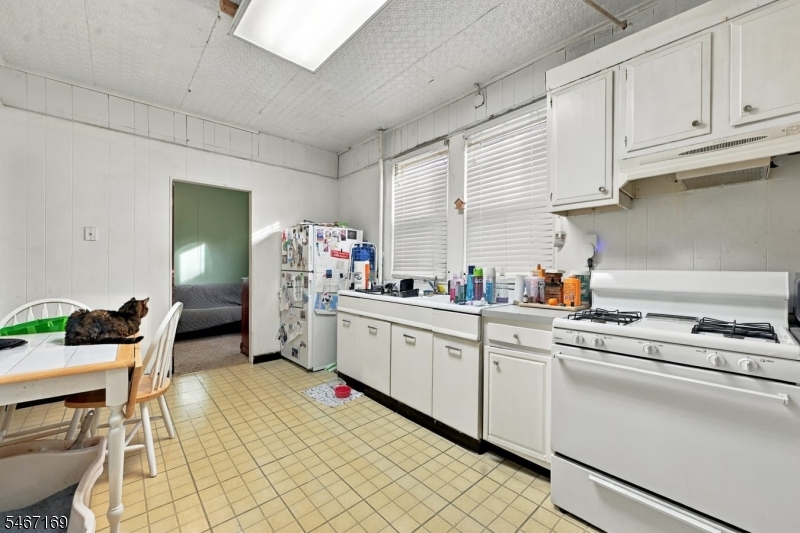 61 Spring Street Bloomfield NJ 07003