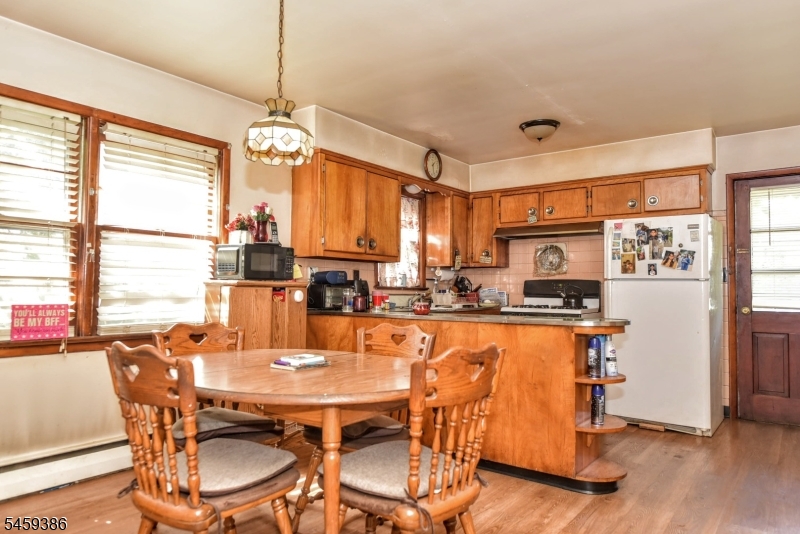 27 Hillcrest Avenue Lodi NJ 07644
