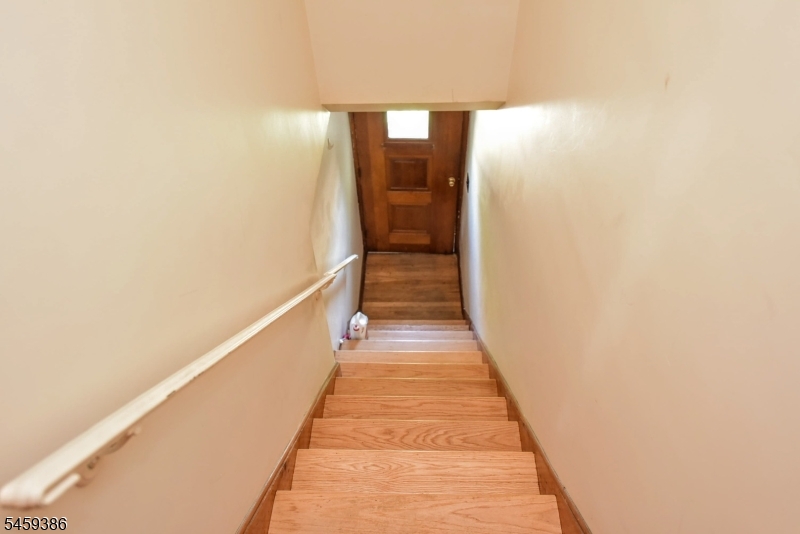 27 Hillcrest Avenue Lodi NJ 07644