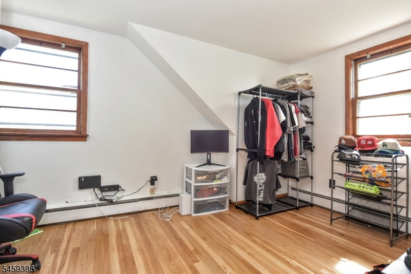 27 Hillcrest Avenue Lodi NJ 07644