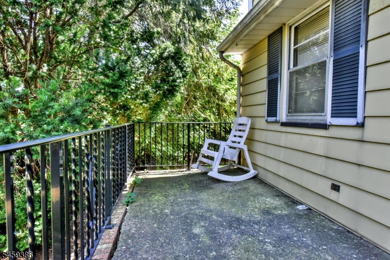 27 Hillcrest Avenue Lodi NJ 07644