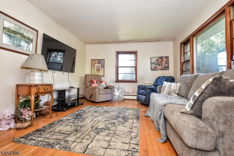 27 Hillcrest Avenue Lodi NJ 07644