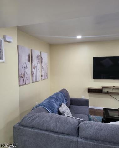 1371 Clinton Avenue Irvington NJ 07111