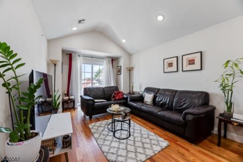 14 Spencer Street Elizabeth NJ 07202