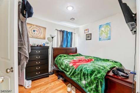 14 Spencer Street Elizabeth NJ 07202