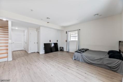 14 Spencer Street Elizabeth NJ 07202