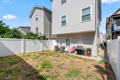14 Spencer Street Elizabeth NJ 07202