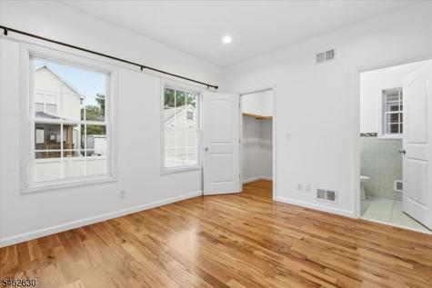 28 Davis Street Harrison NJ 07029