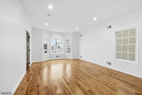 28 Davis Street Harrison NJ 07029