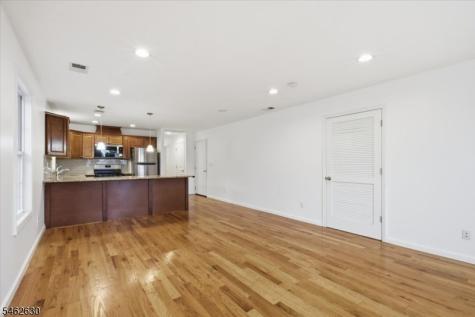 28 Davis Street Harrison NJ 07029