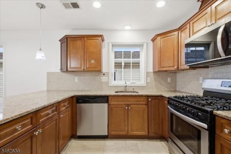 28 Davis Street Harrison NJ 07029