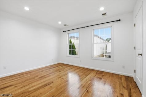 28 Davis Street Harrison NJ 07029
