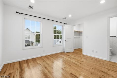 28 Davis Street Harrison NJ 07029