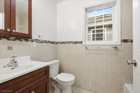 28 Davis Street Harrison NJ 07029