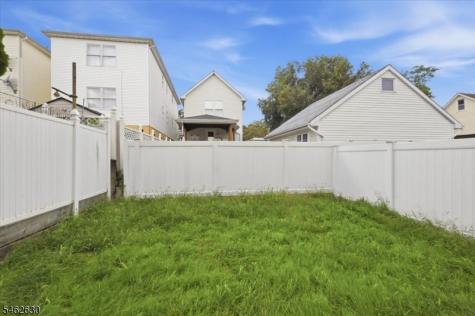 28 Davis Street Harrison NJ 07029