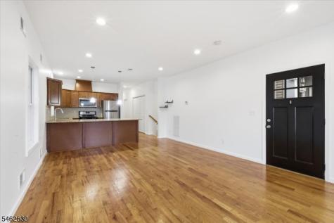28 Davis Street Harrison NJ 07029