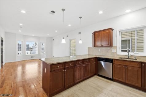28 Davis Street Harrison NJ 07029