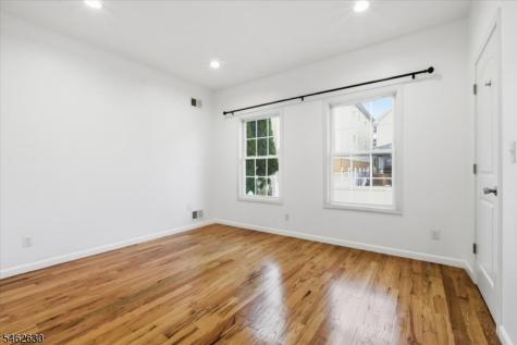 28 Davis Street Harrison NJ 07029
