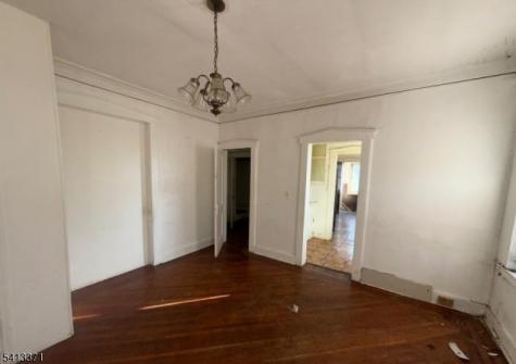 304 S Burnett Street East Orange NJ 07018